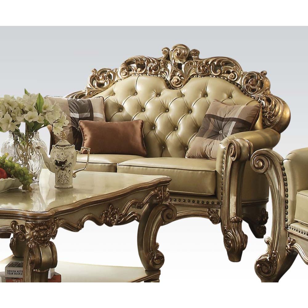 Vendome Loveseat w/3 Pillows