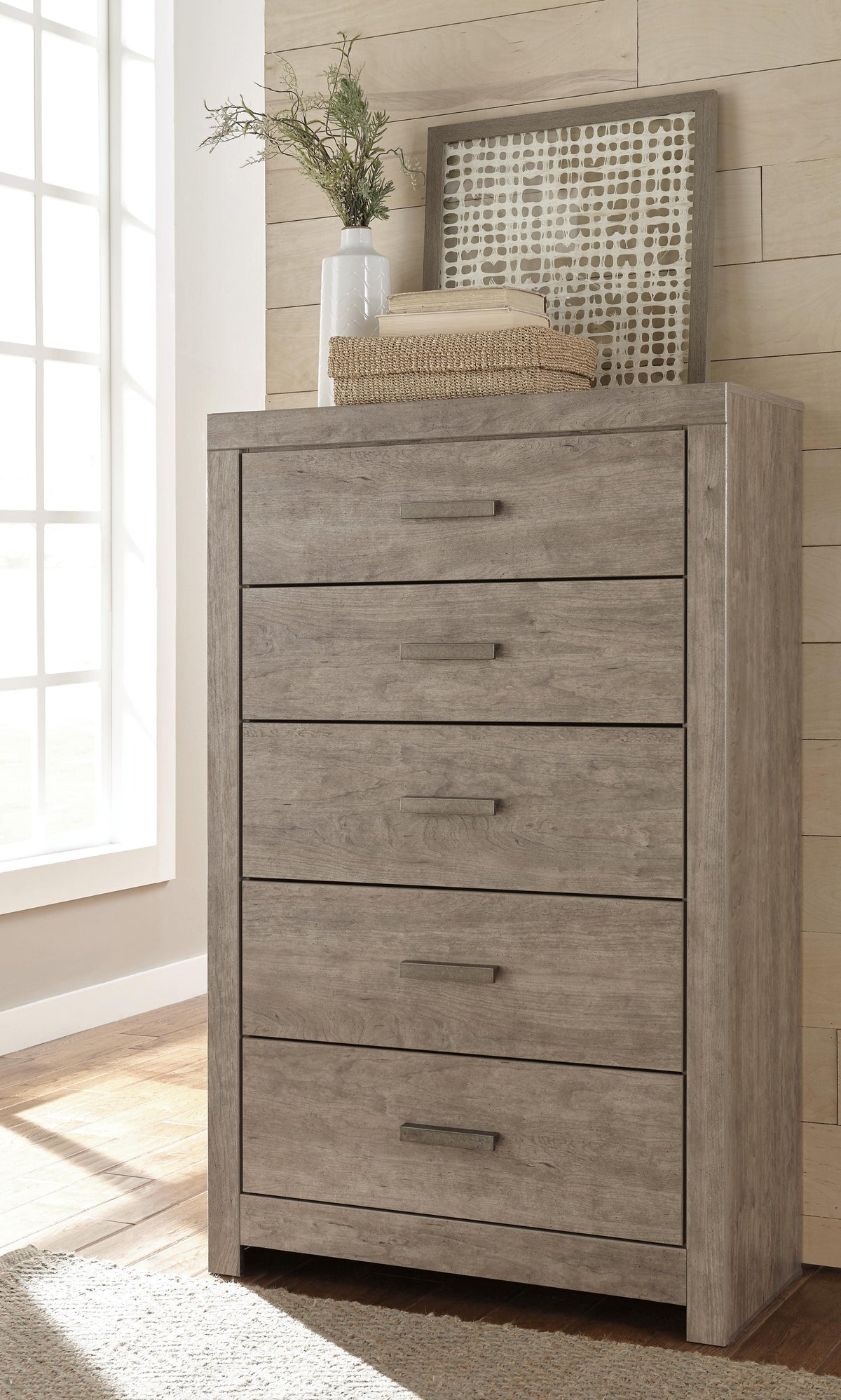 Culverbach Chest of Drawers