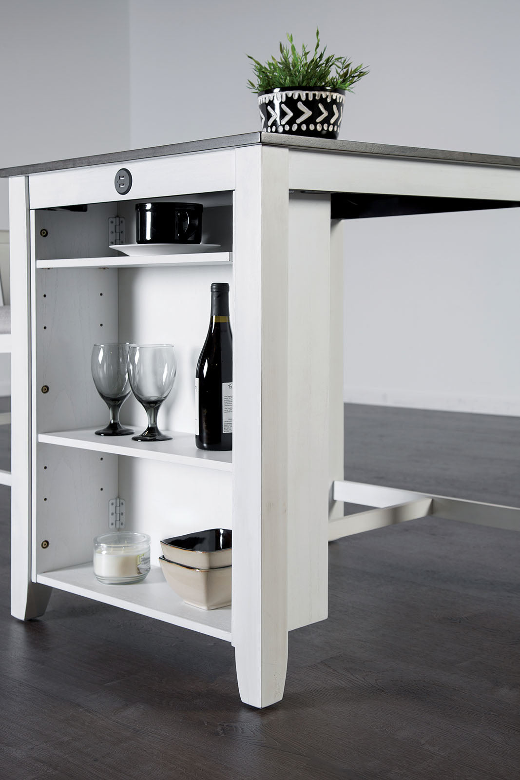 Lescles Dining Set