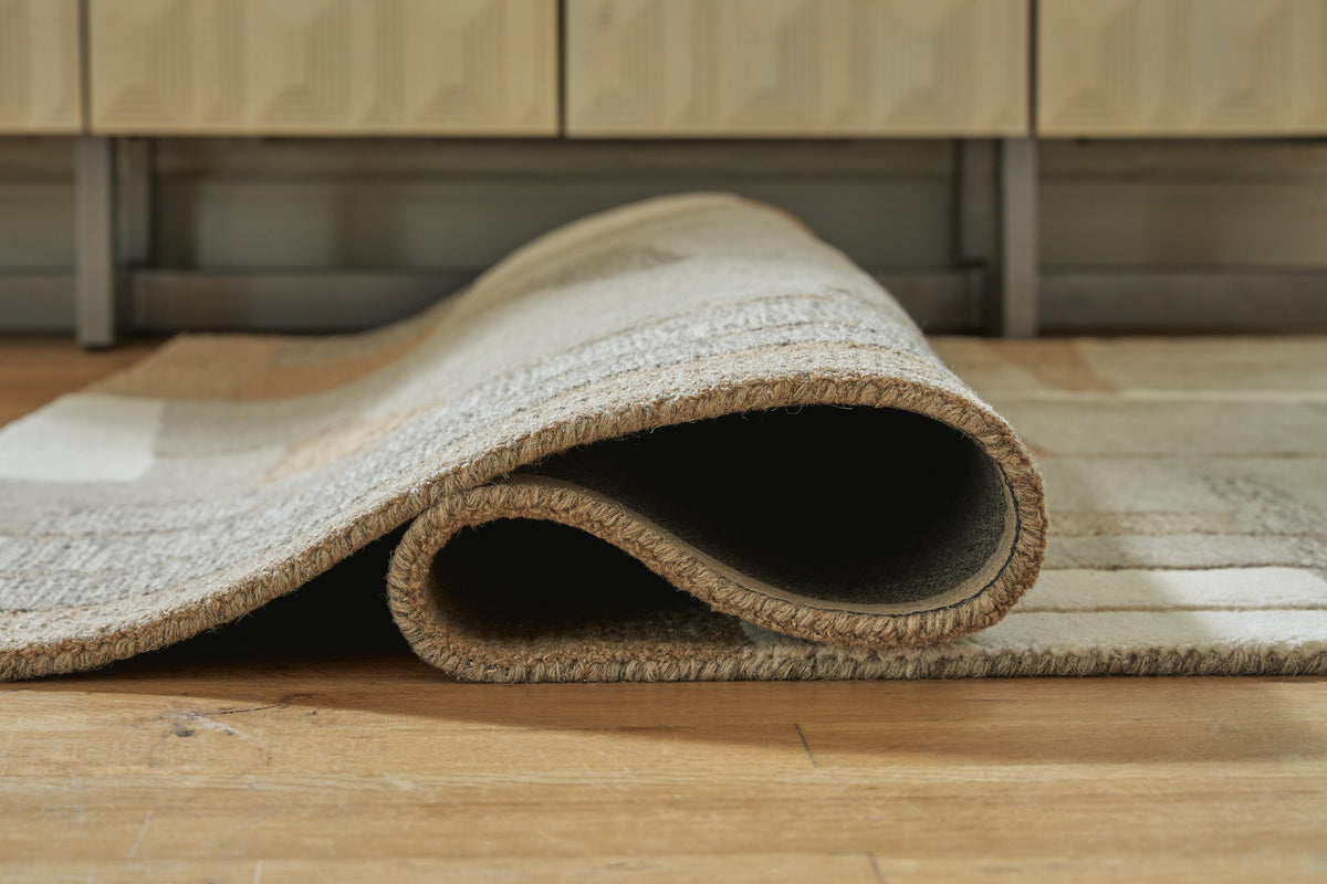 Abbotton 5' x 7' Rug