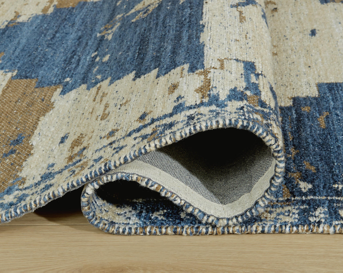 Varnler 10' x 14' Rug
