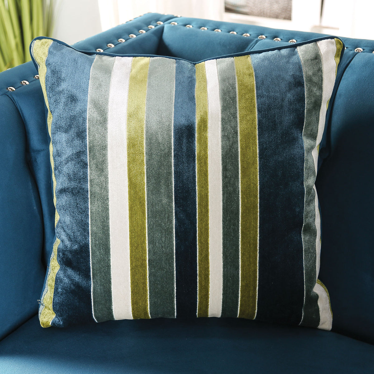 Azuletti Loveseat