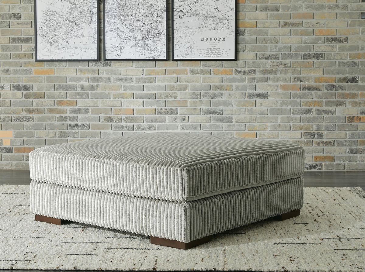 Lindyn 5-Piece Sectional and Ottoman