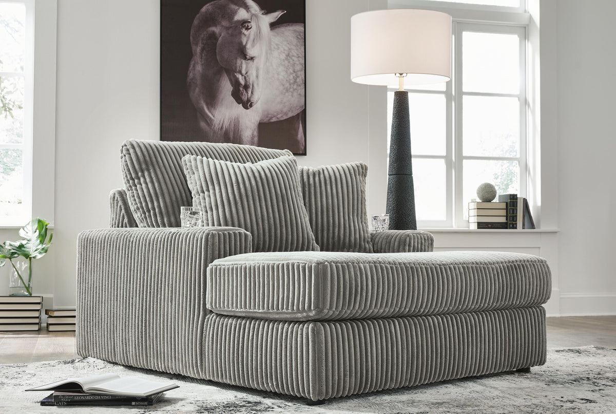 Lindyn Chaise