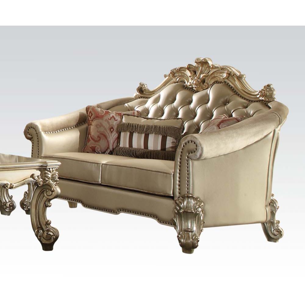 Vendome II Loveseat w/3 Pillows