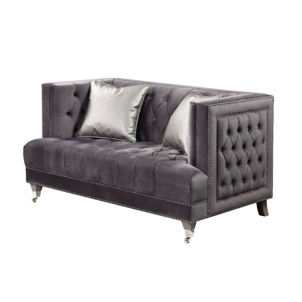 Hegio Loveseat w/2 Pillows