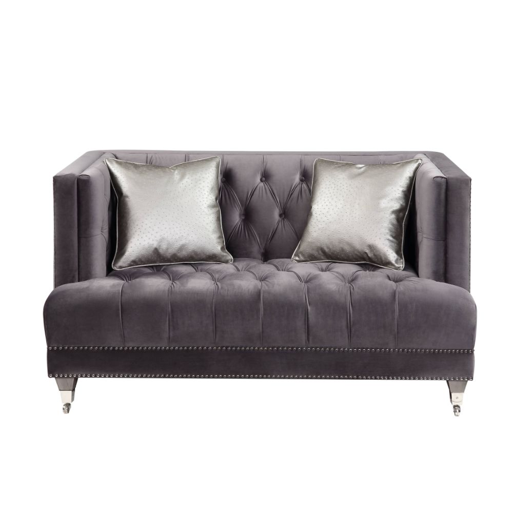 Hegio Loveseat w/2 Pillows