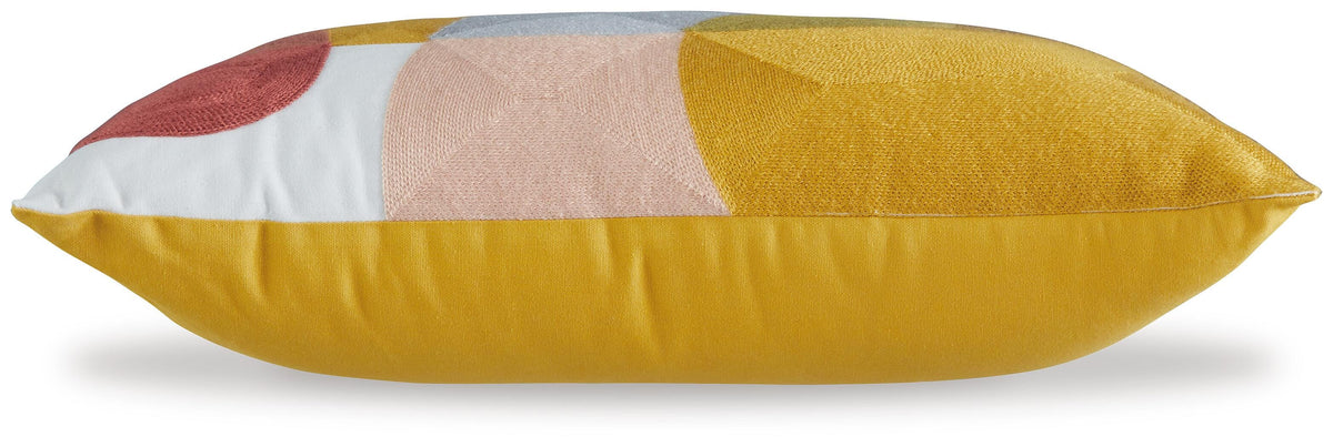 Varness Pillow (Set of 4)