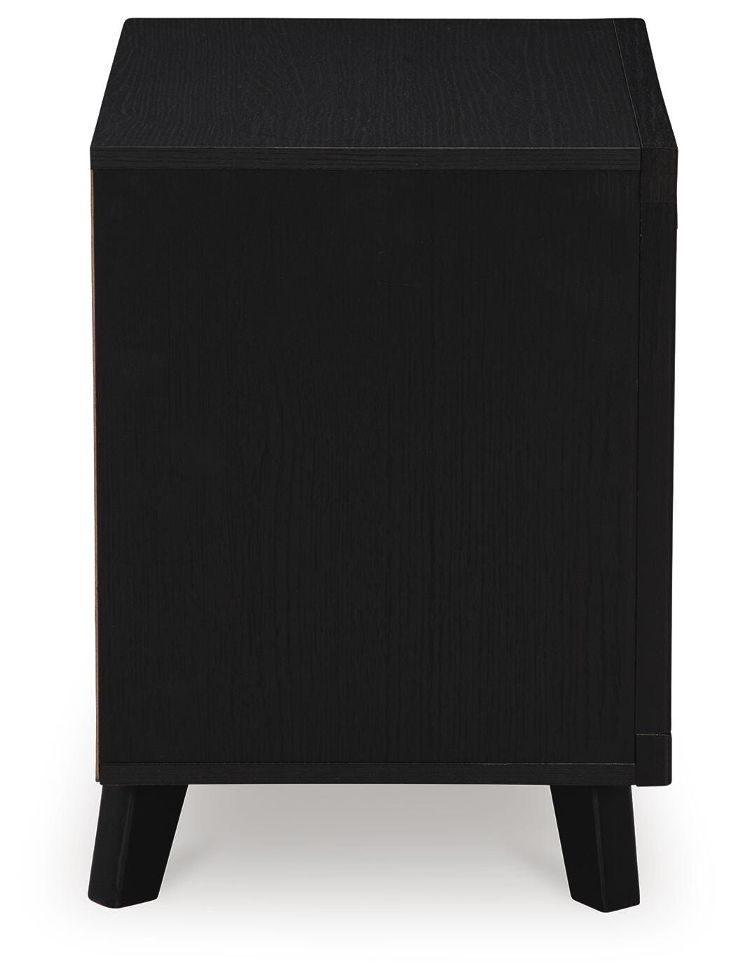 Danziar Queen Bed, Dresser, Mirror, Chest and Nightstand