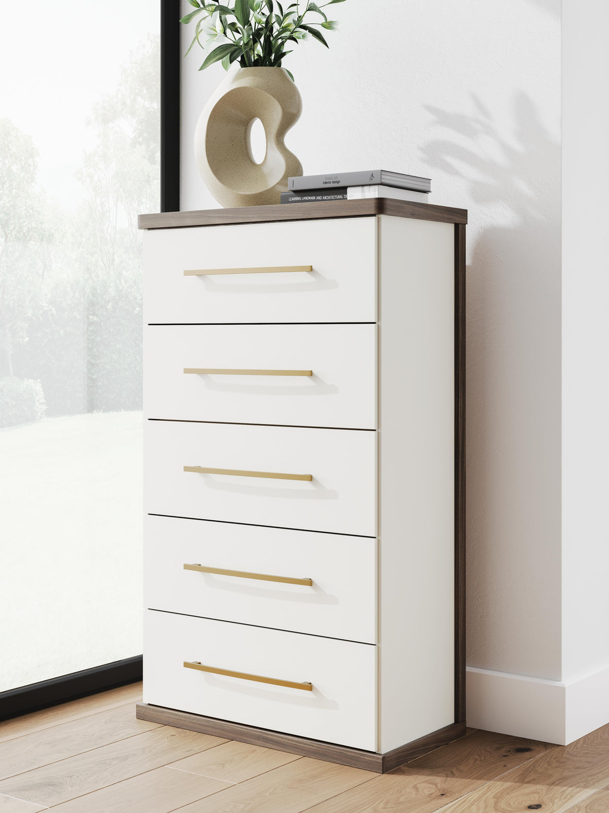 Kendanport Chest of Drawers