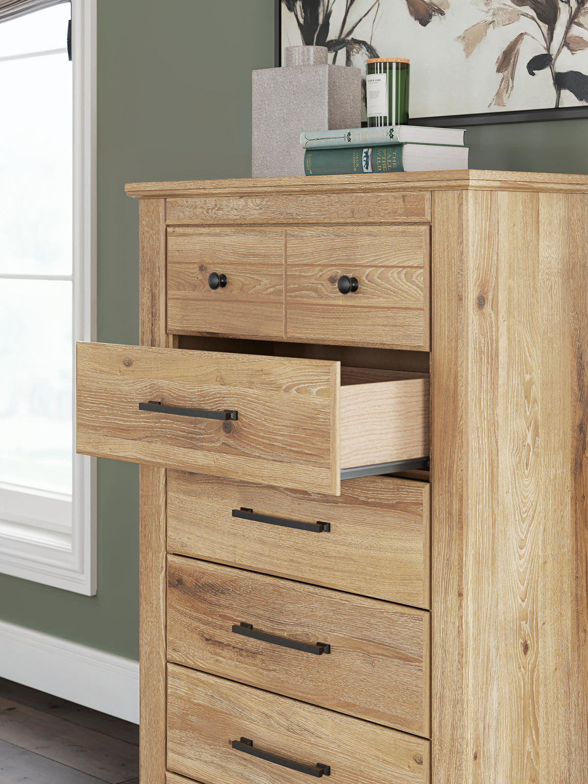Makidern Chest of Drawers