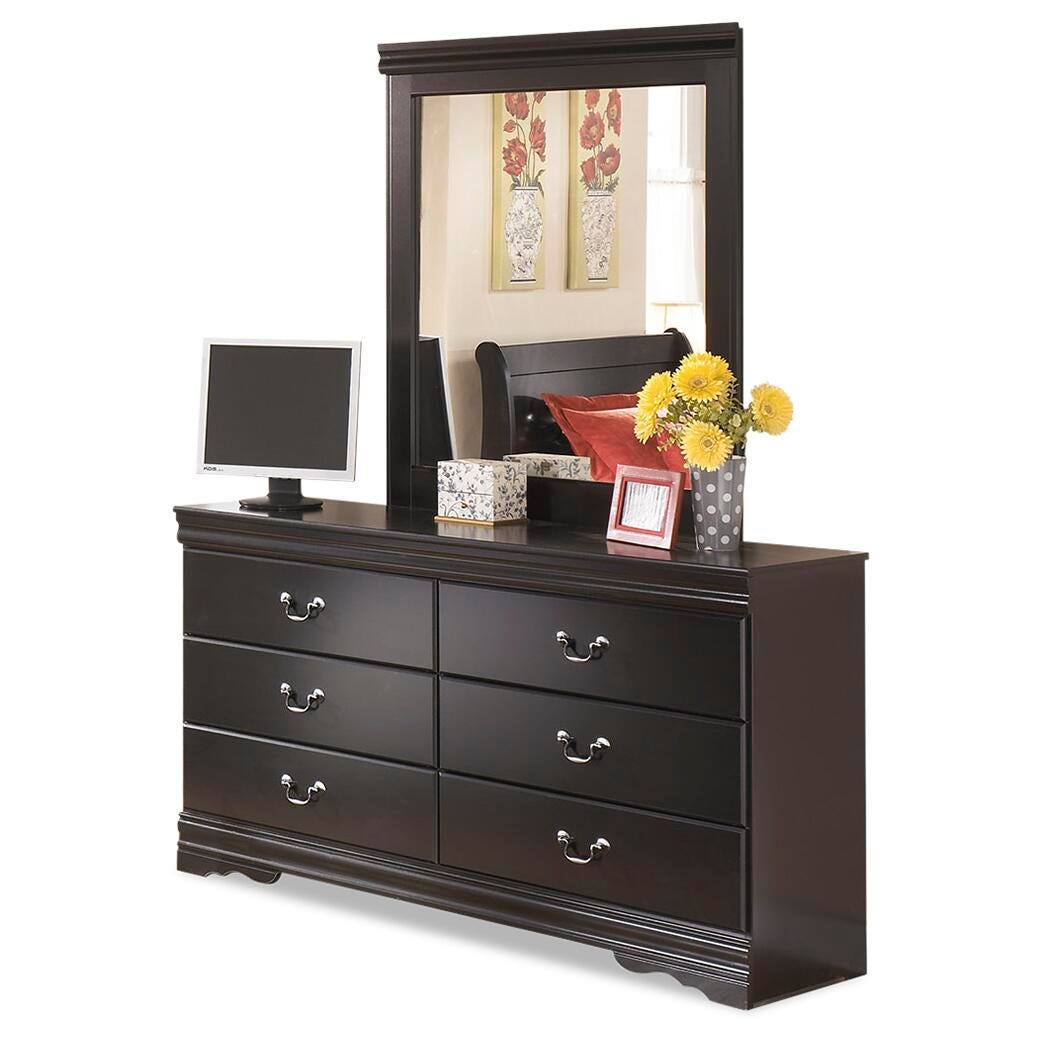 Huey Vineyard Full Sleigh Bed with Dresser and Mirror