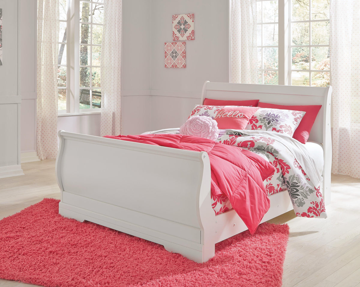 Anarasia Full Sleigh Bed, Chest and Nightstand