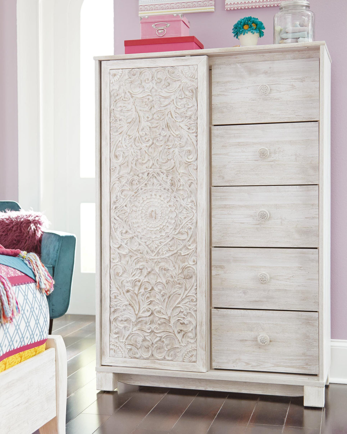 Paxberry Queen Panel Bed, Chest and Nightstand