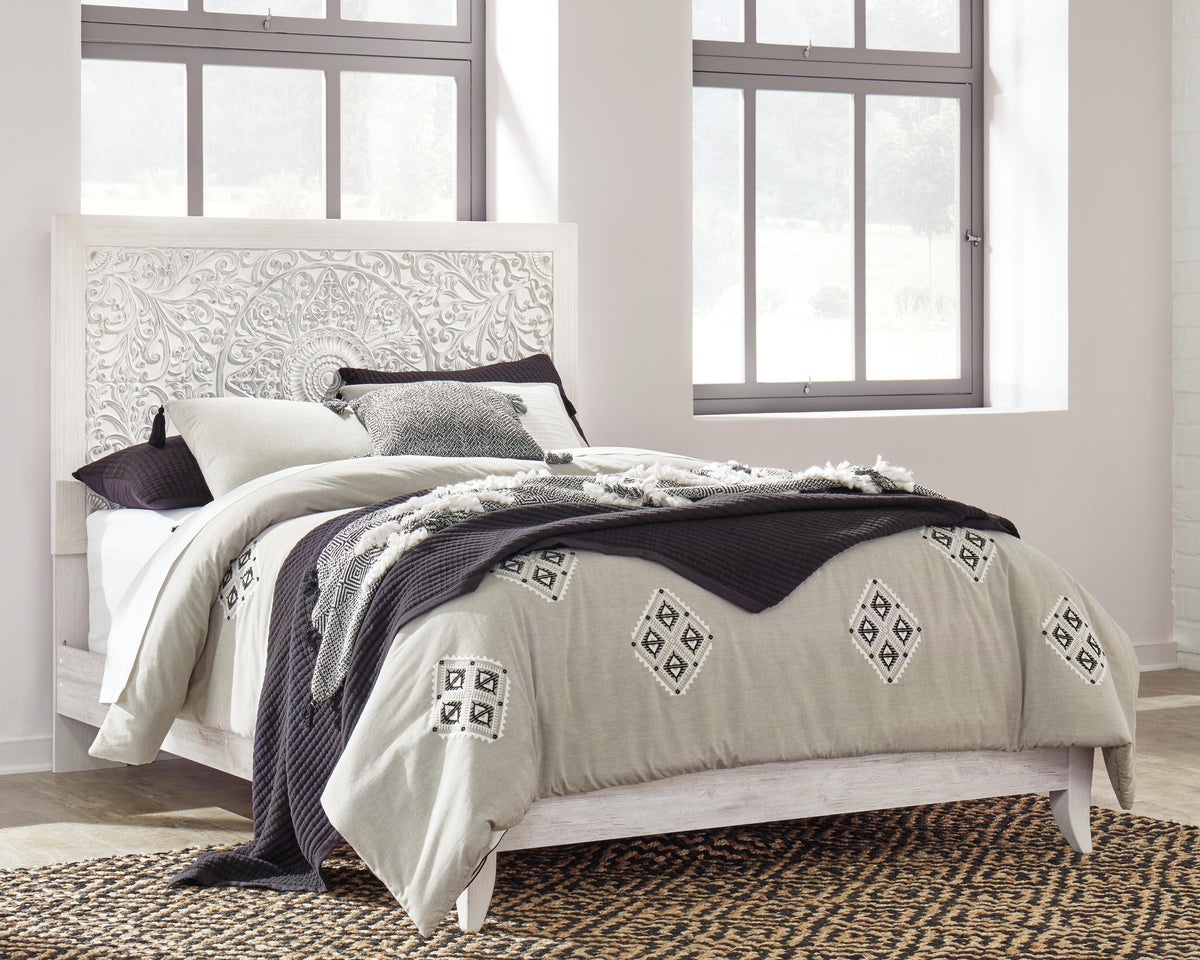 Paxberry Queen Panel Bed and Dresser