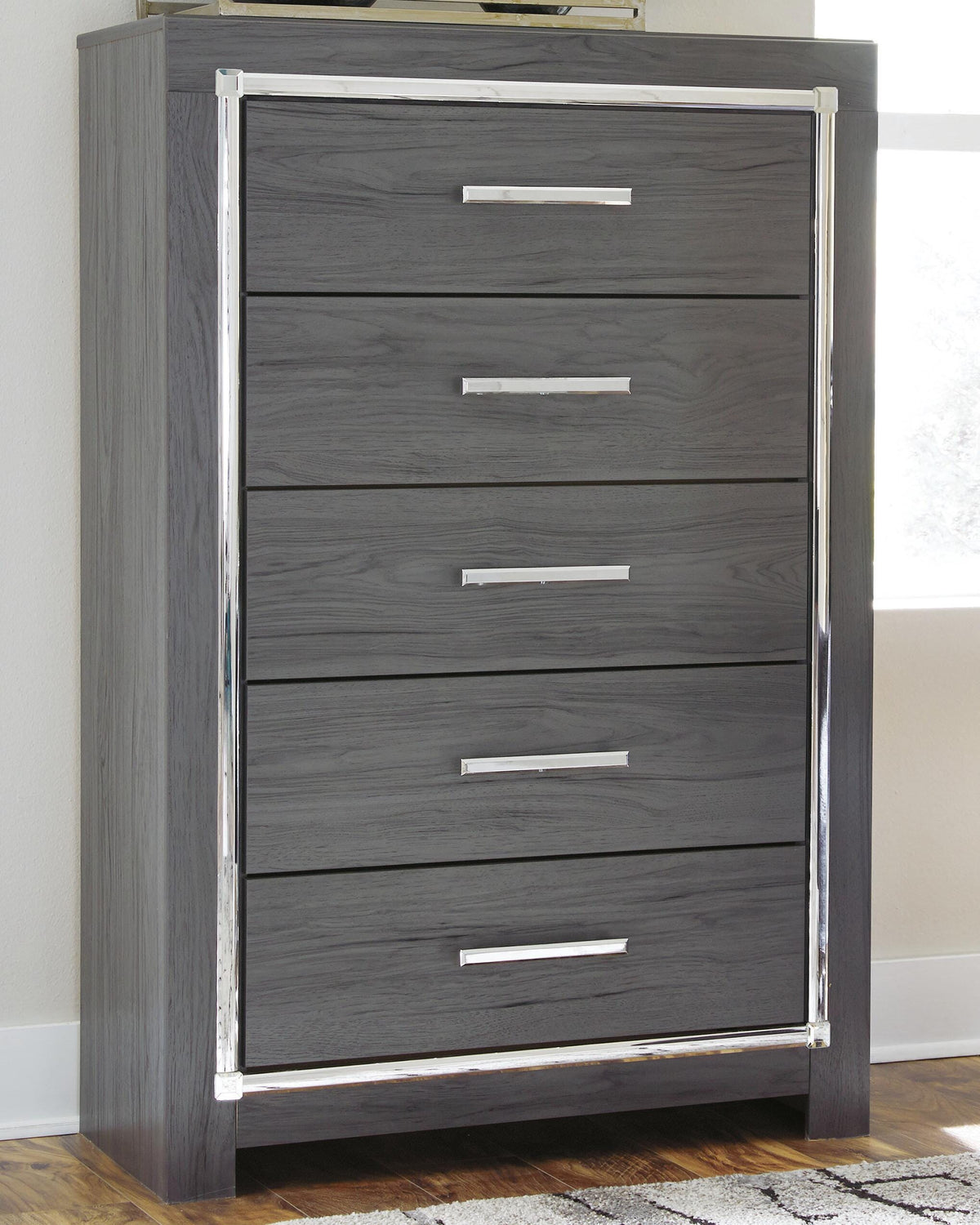 Lodanna Queen Upholstered Panel Bed, Dresser, Mirror and 2 Nightstands