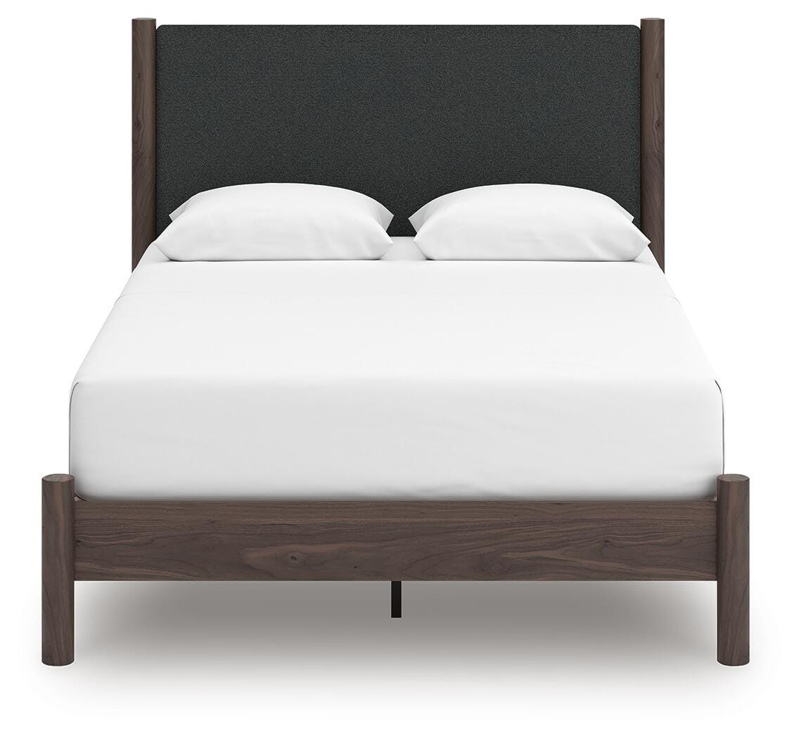 Pamytta Queen Upholstered Platform Bed, Dresser and Mirror