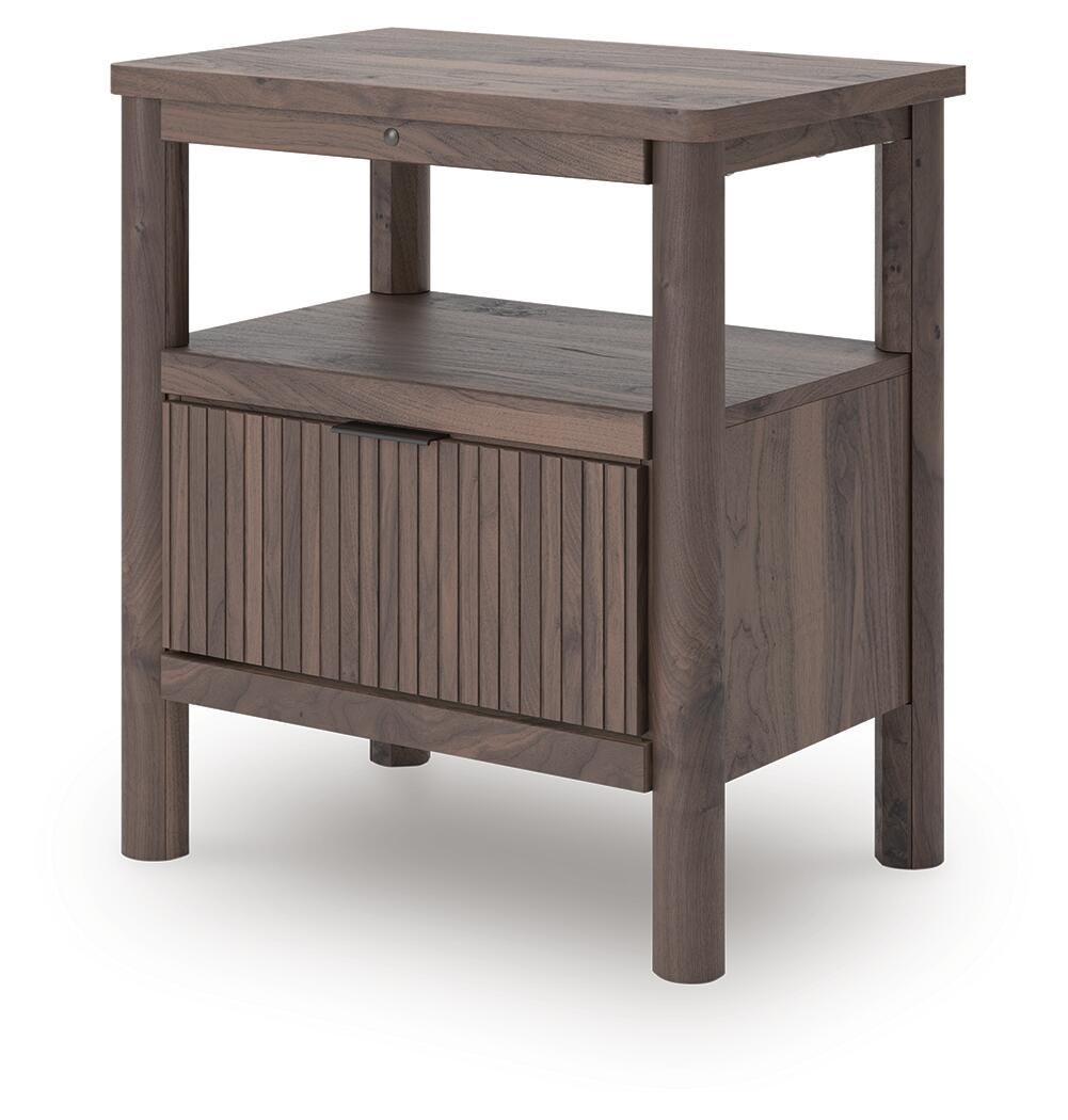 Pamytta King Panel Bed, Dresser, Mirror and Nightstand