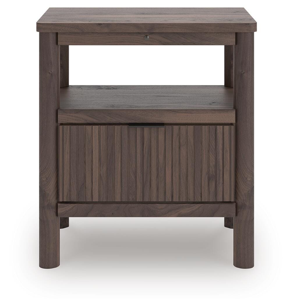 Pamytta King Panel Bed, Dresser, Mirror and Nightstand