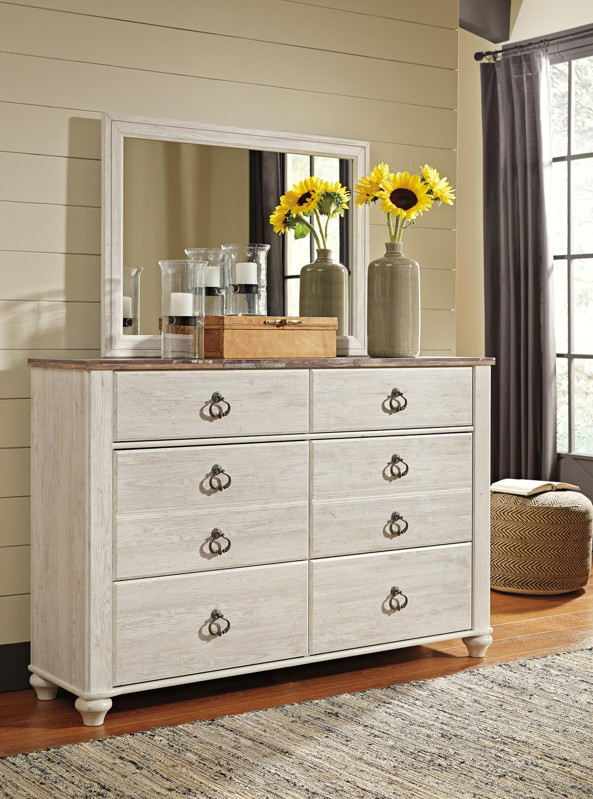 Willowton Queen Panel Bed, Dresser, Mirror, and Nightstand
