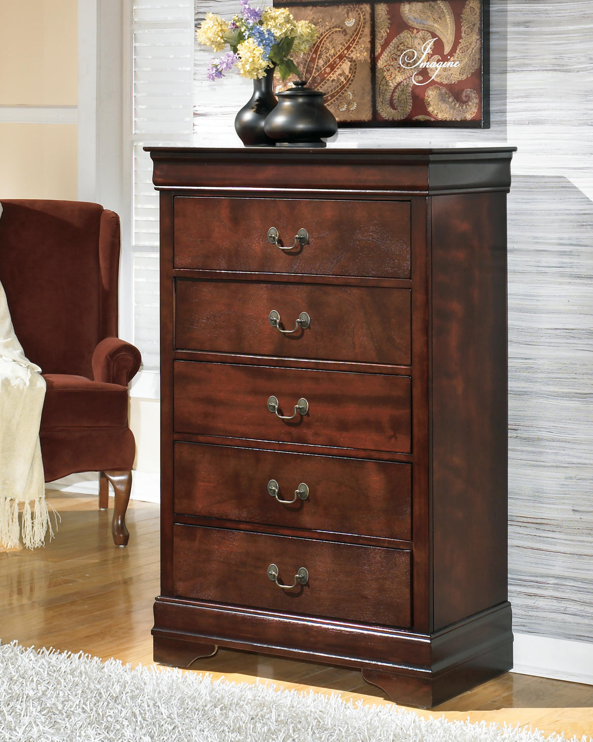 Alisdair Queen Sleigh Bed, Dresser and Chest