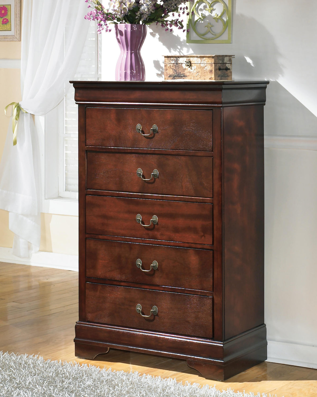 Alisdair Queen Sleigh Bed, Dresser, Chest and Nightstand