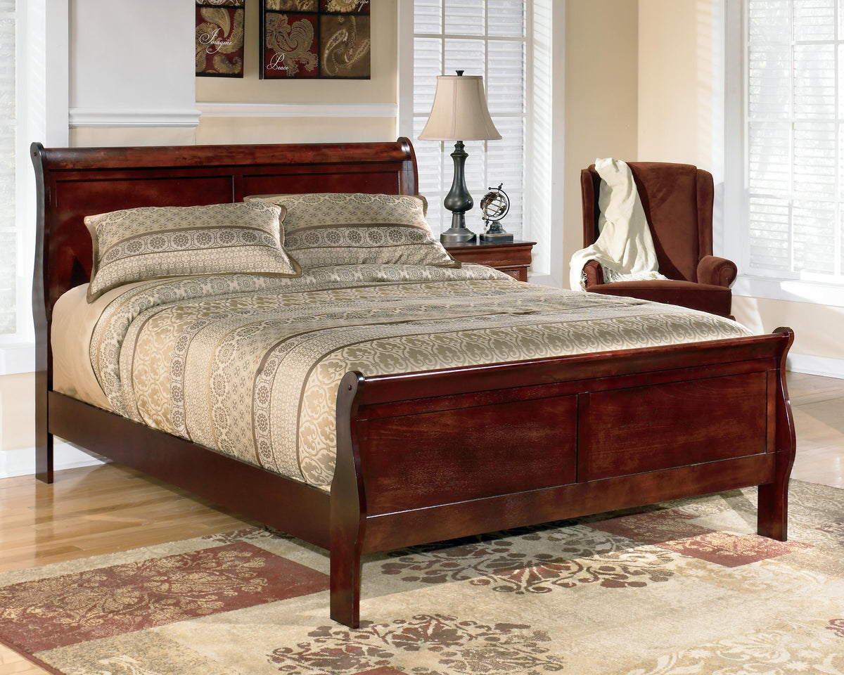 Alisdair Queen Sleigh Bed, Dresser, Chest and Nightstand