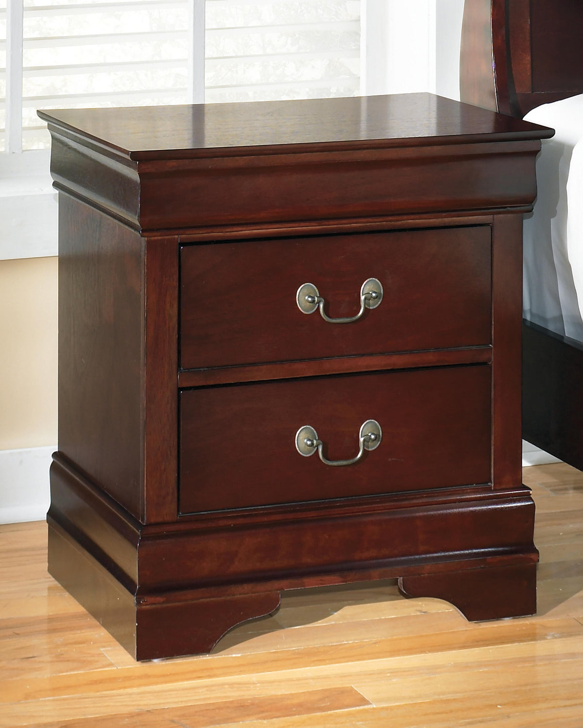 Alisdair Queen Sleigh Bed, Dresser, Chest and Nightstand