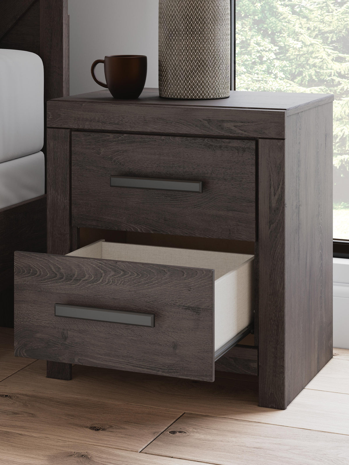 Prendonea Queen Panel Bed, Dresser and Nightstand