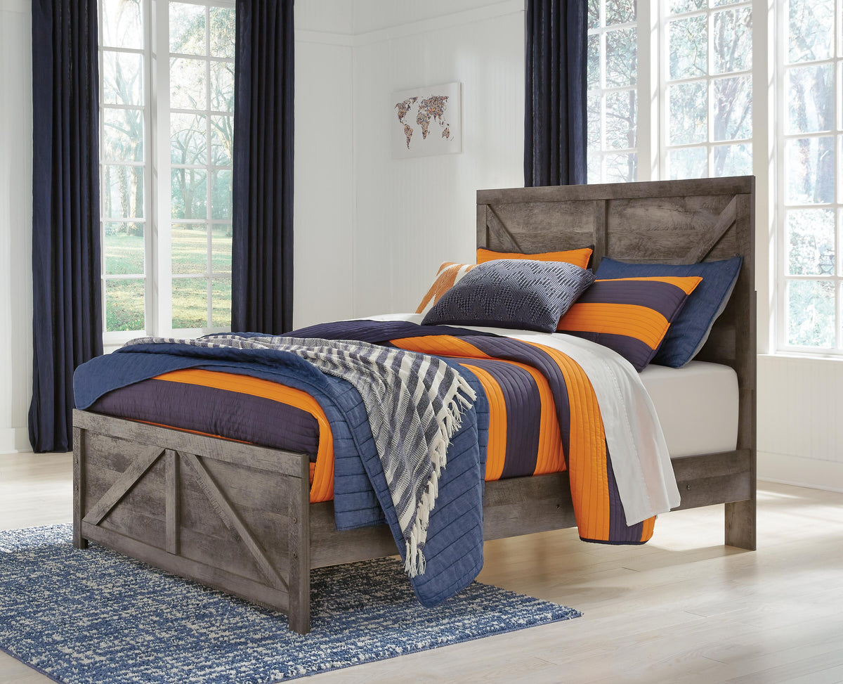 Wynnlow Full Panel Bed, Chest and Nightstand