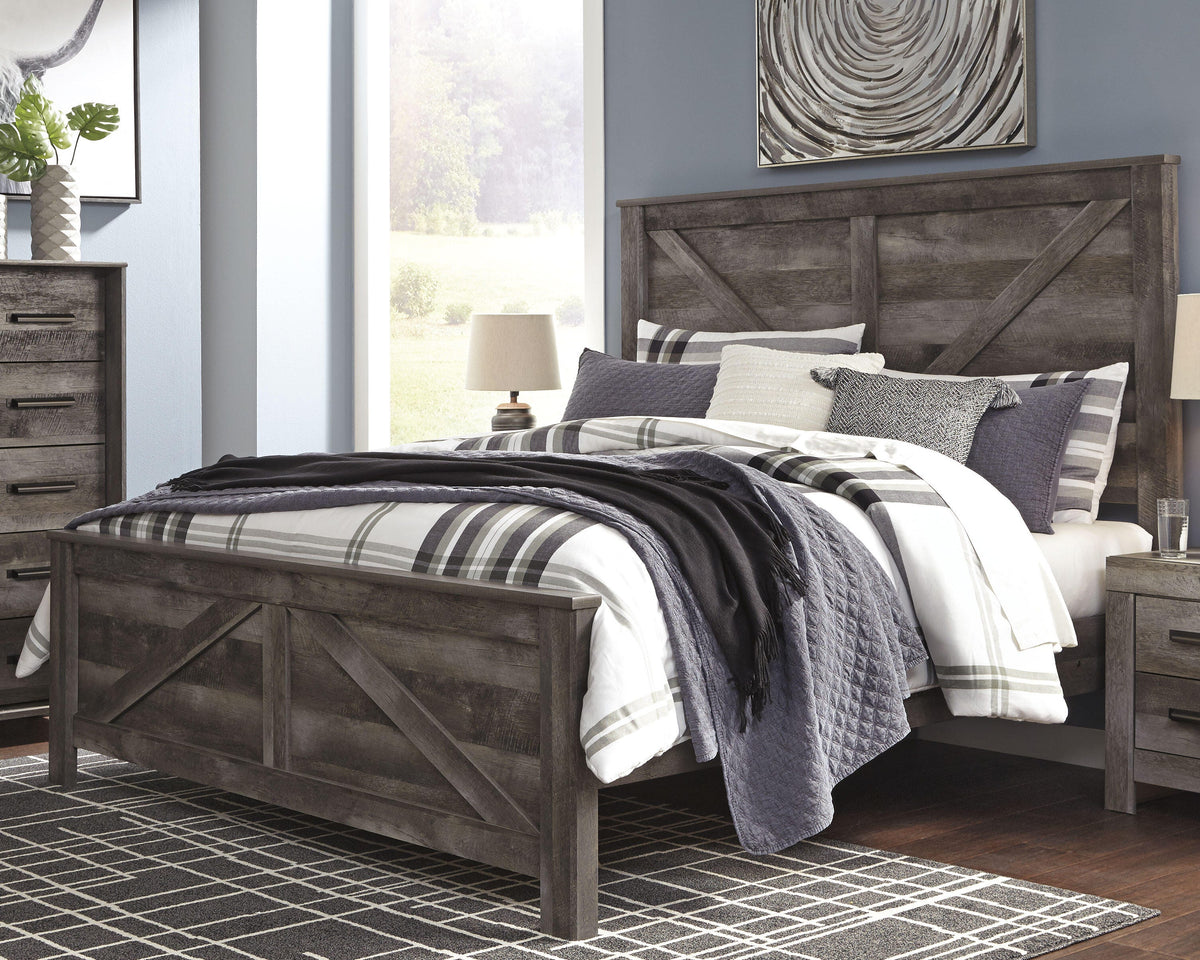 Wynnlow King Crossbuck Panel Bed and Chest