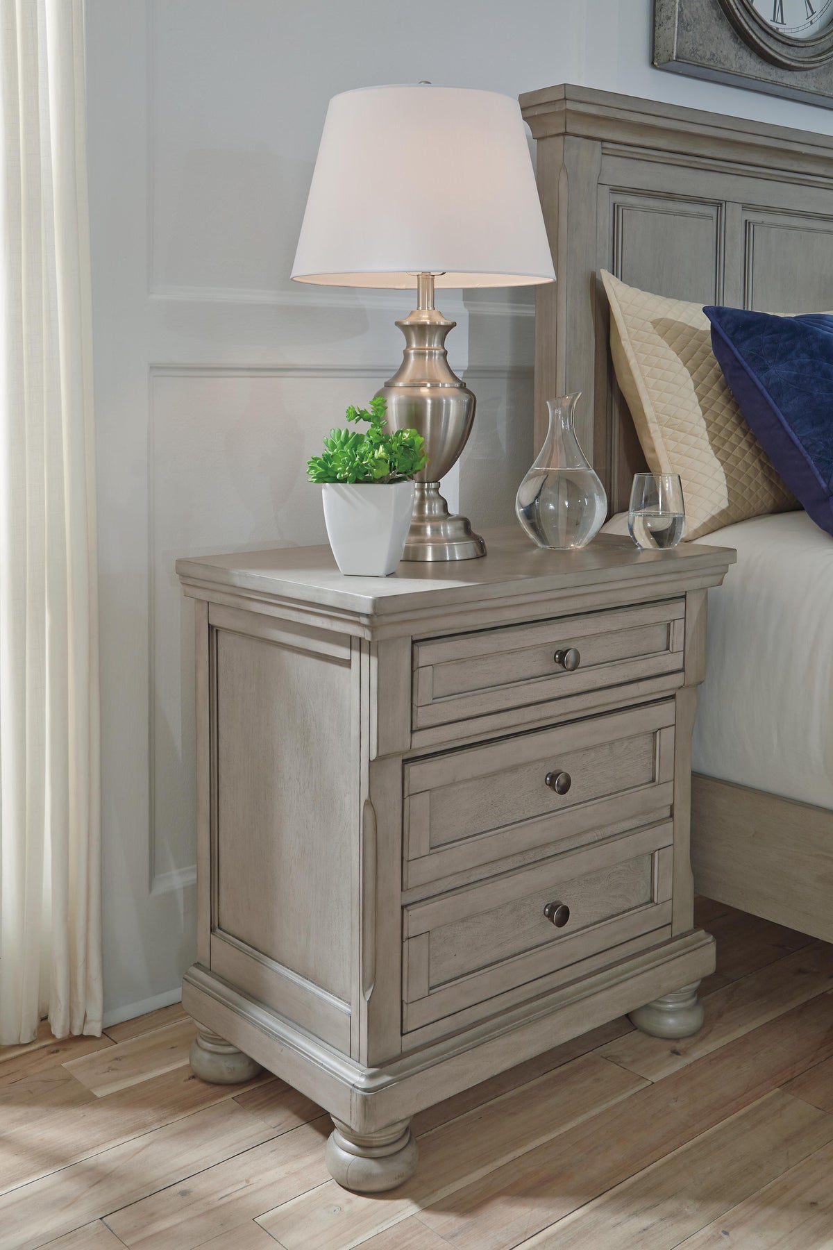 Lettner King Panel Bed, Dresser, Mirror, Chest and 2 Nightstands