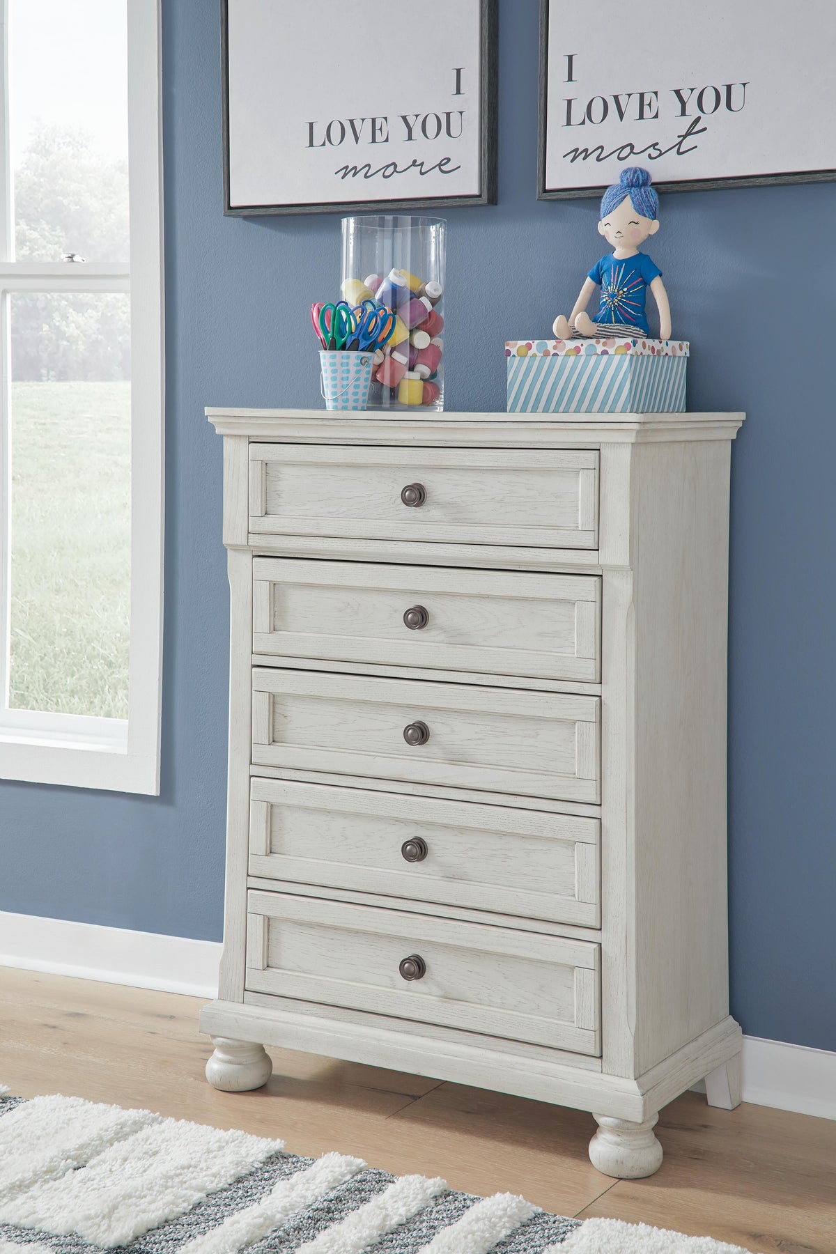 Robbinsdale Chest of Drawers