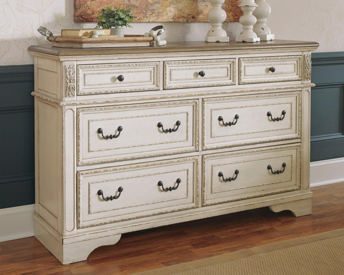 Realyn Queen Upholstered Panel Bed, Dresser and 2 Nightstands