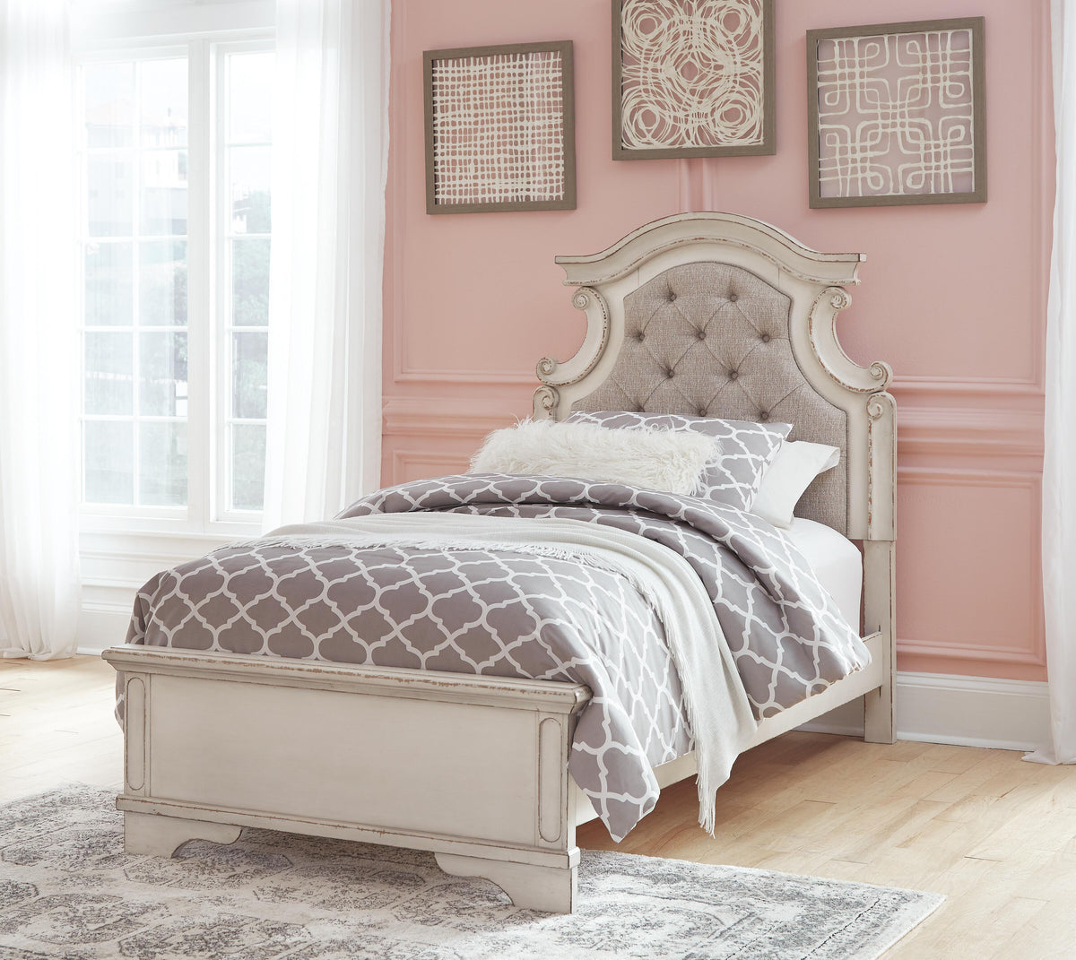 Realyn Twin Panel Bed, Chest and Nightstand