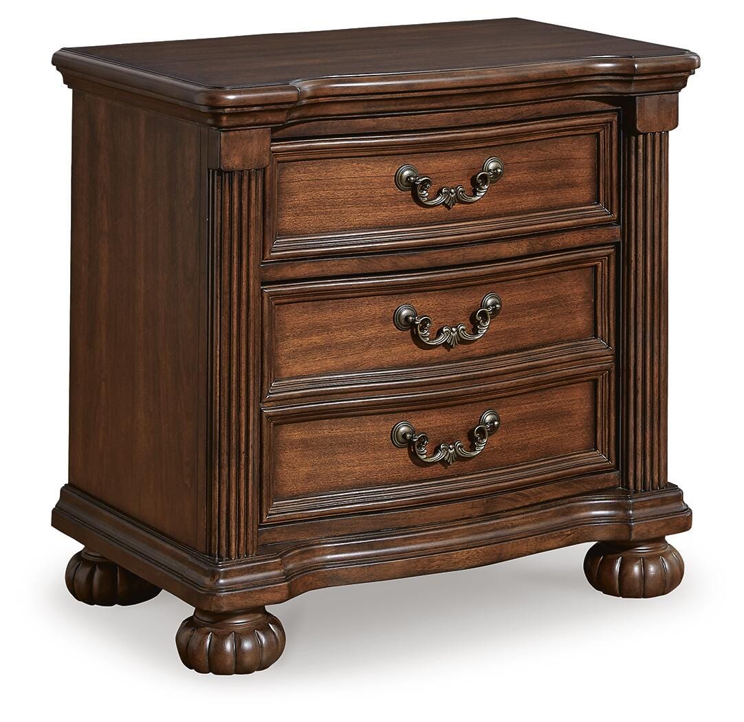 Lavinton King Poster Bed, Dresser, Mirror and 2 Nightstands