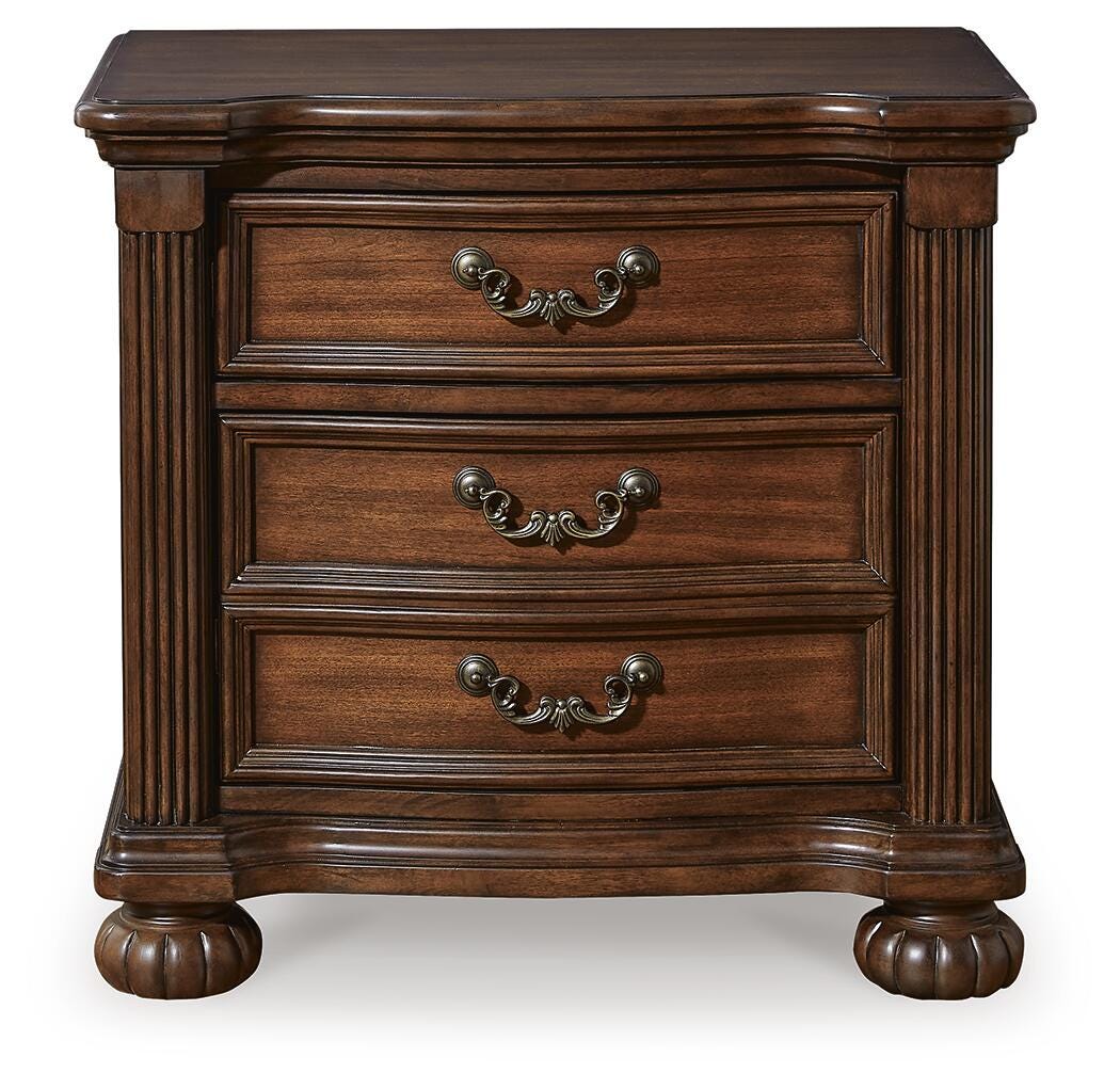 Lavinton King Poster Bed, Dresser, Mirror and 2 Nightstands