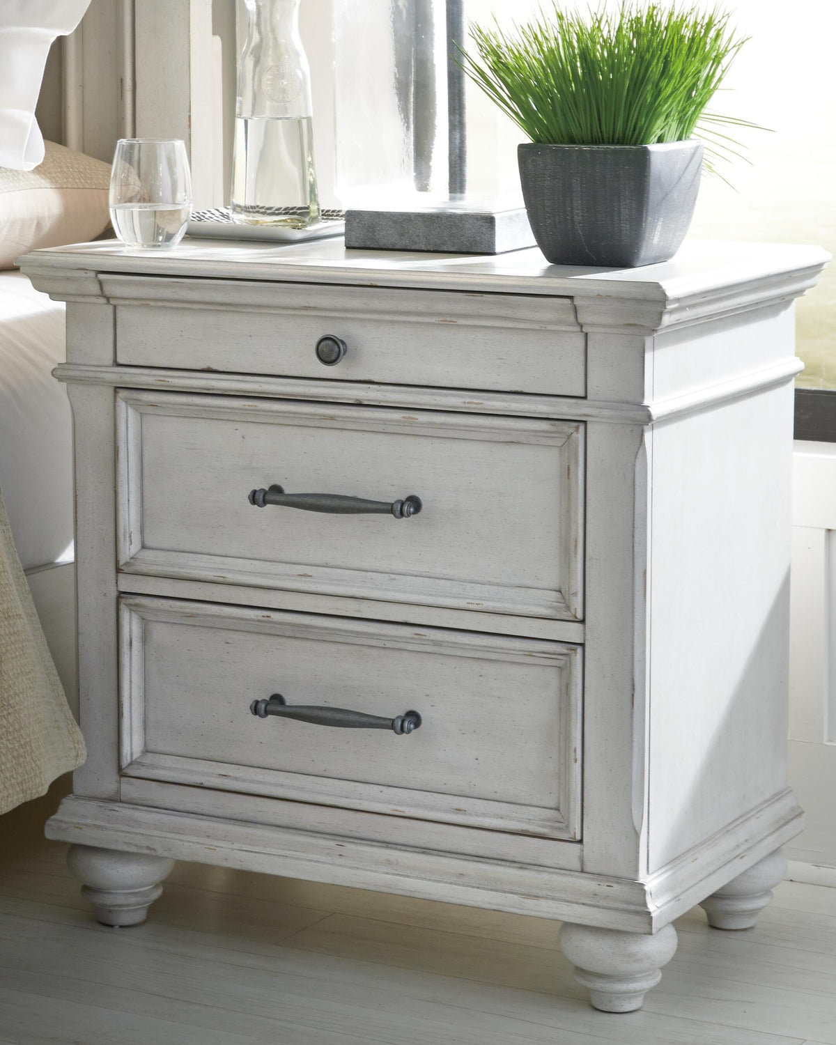 Kanwyn Queen Upholstered Panel Bed, Dresser, Mirror, and Nightstand