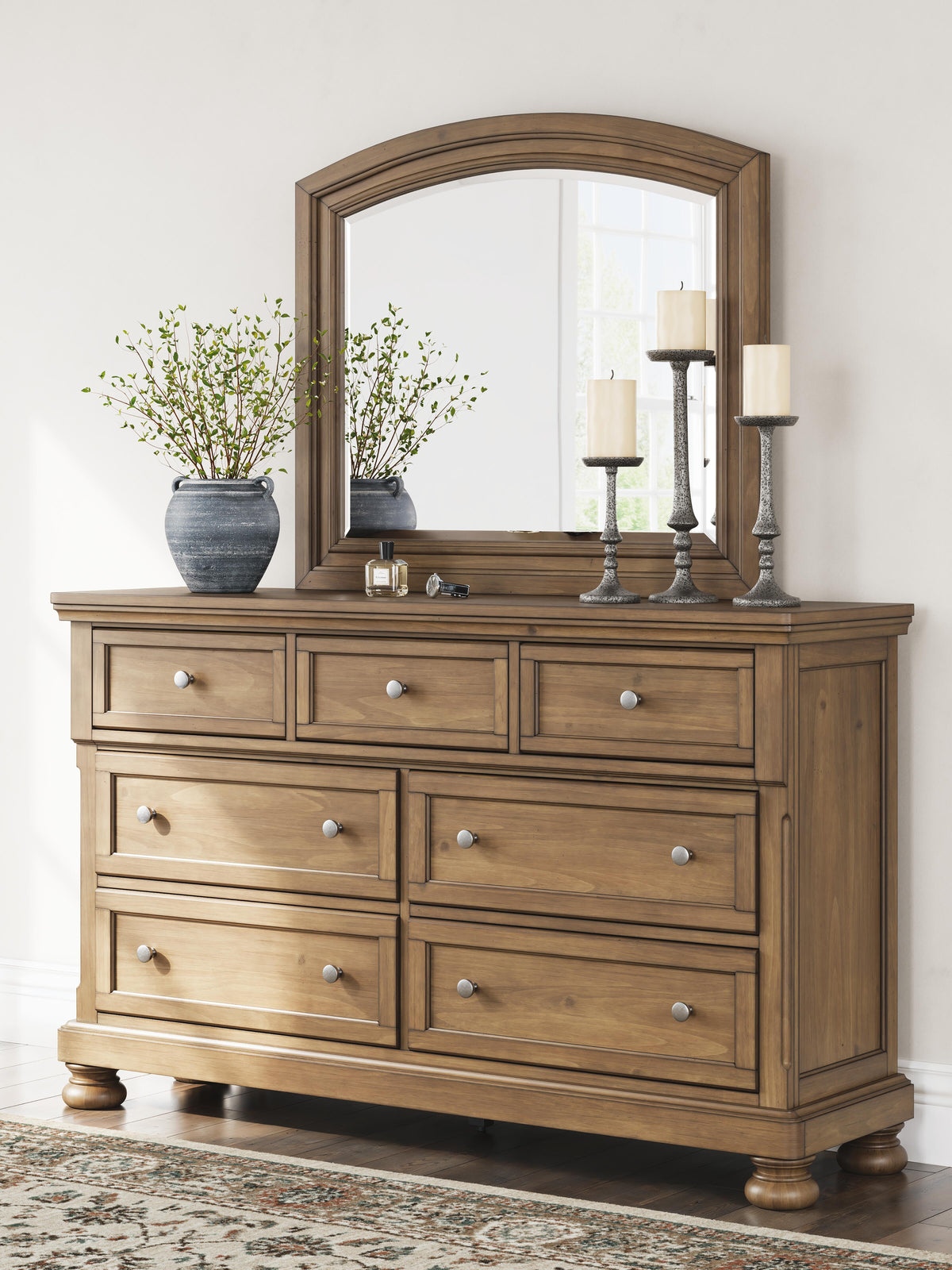 Feddinger Queen Sleigh Bed, Dresser, Mirror, Chest and Nightstand