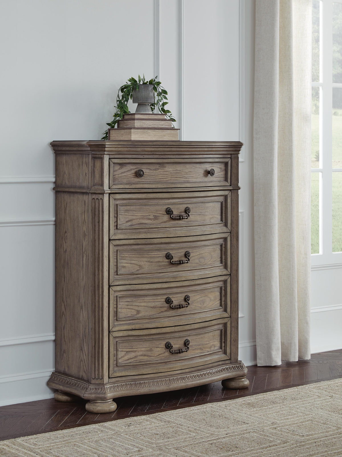 Ardenfield California King Sleigh Bed, Chest and Nightstand