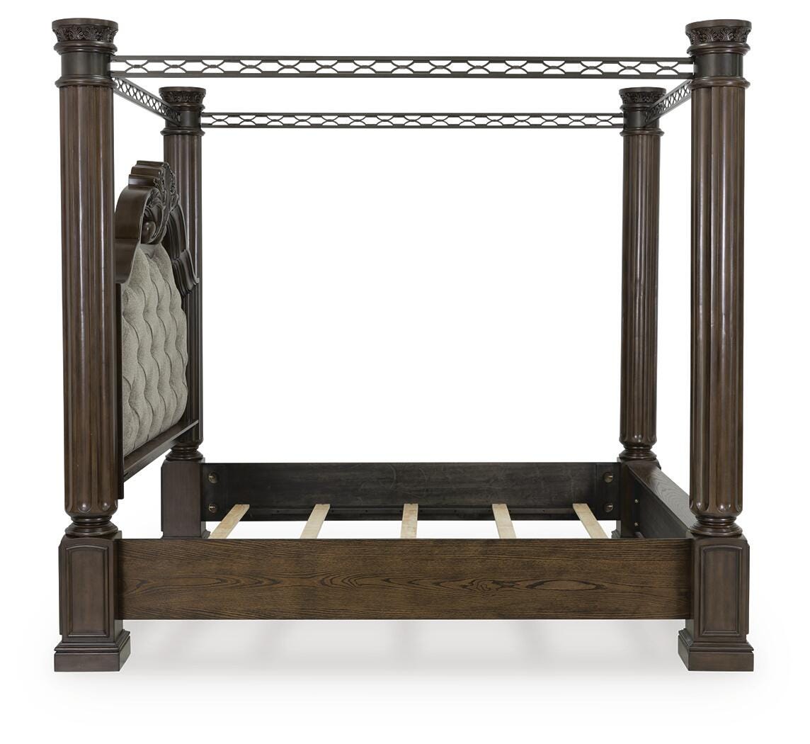 Maylee King Poster Bed and 2 Nightstands