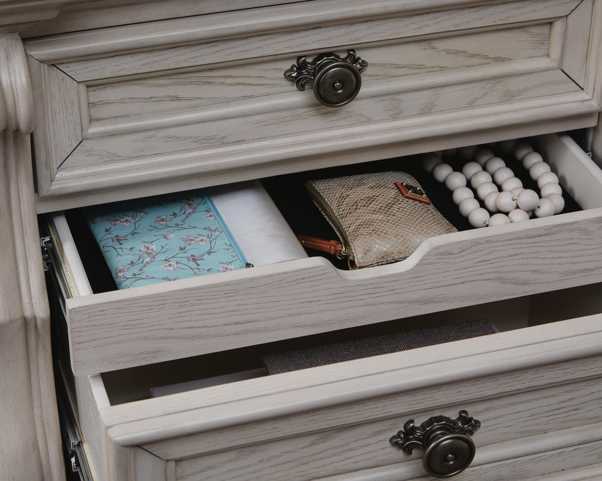 Bruchandi Nightstand