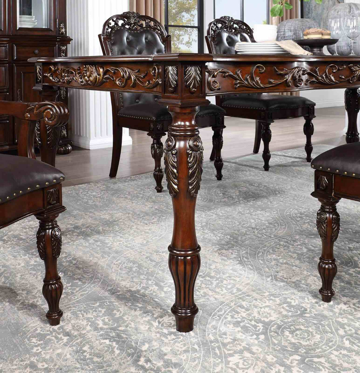Nouvelle Dining Table