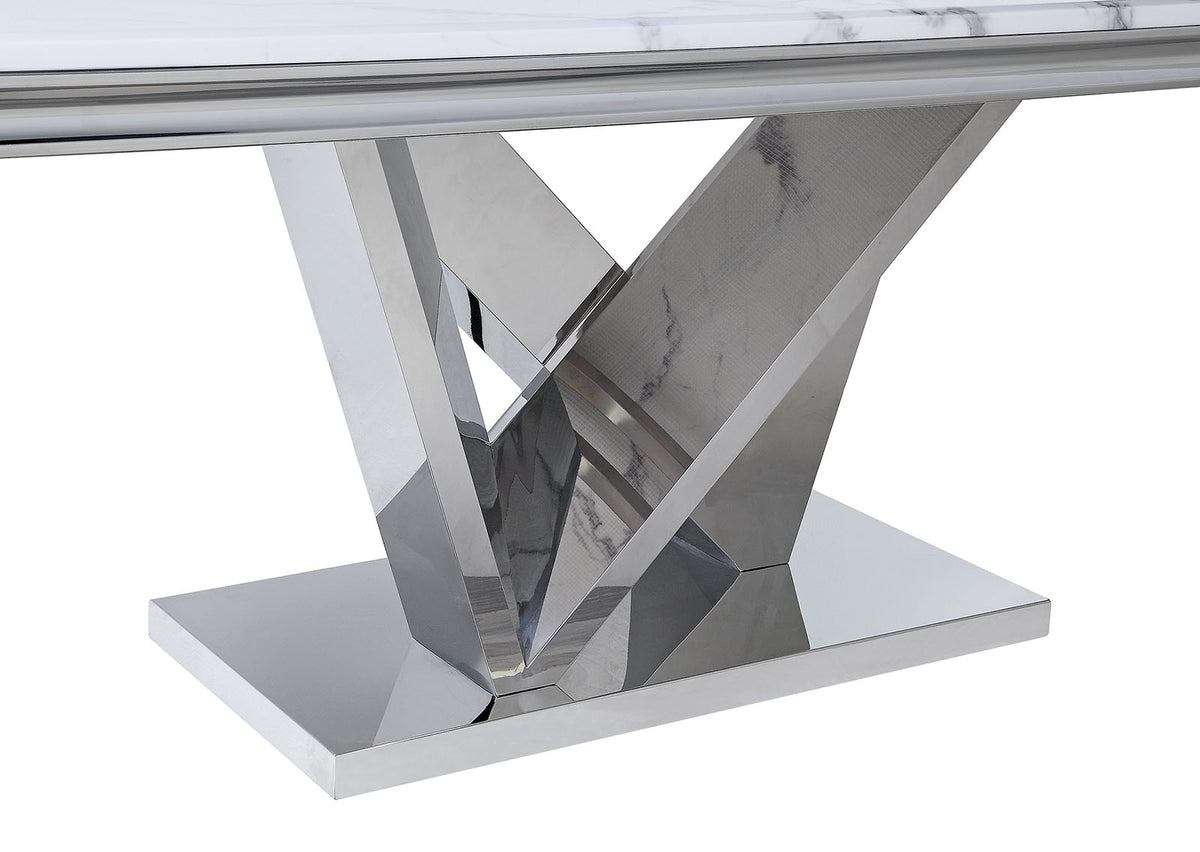 Valdevers Dining Table