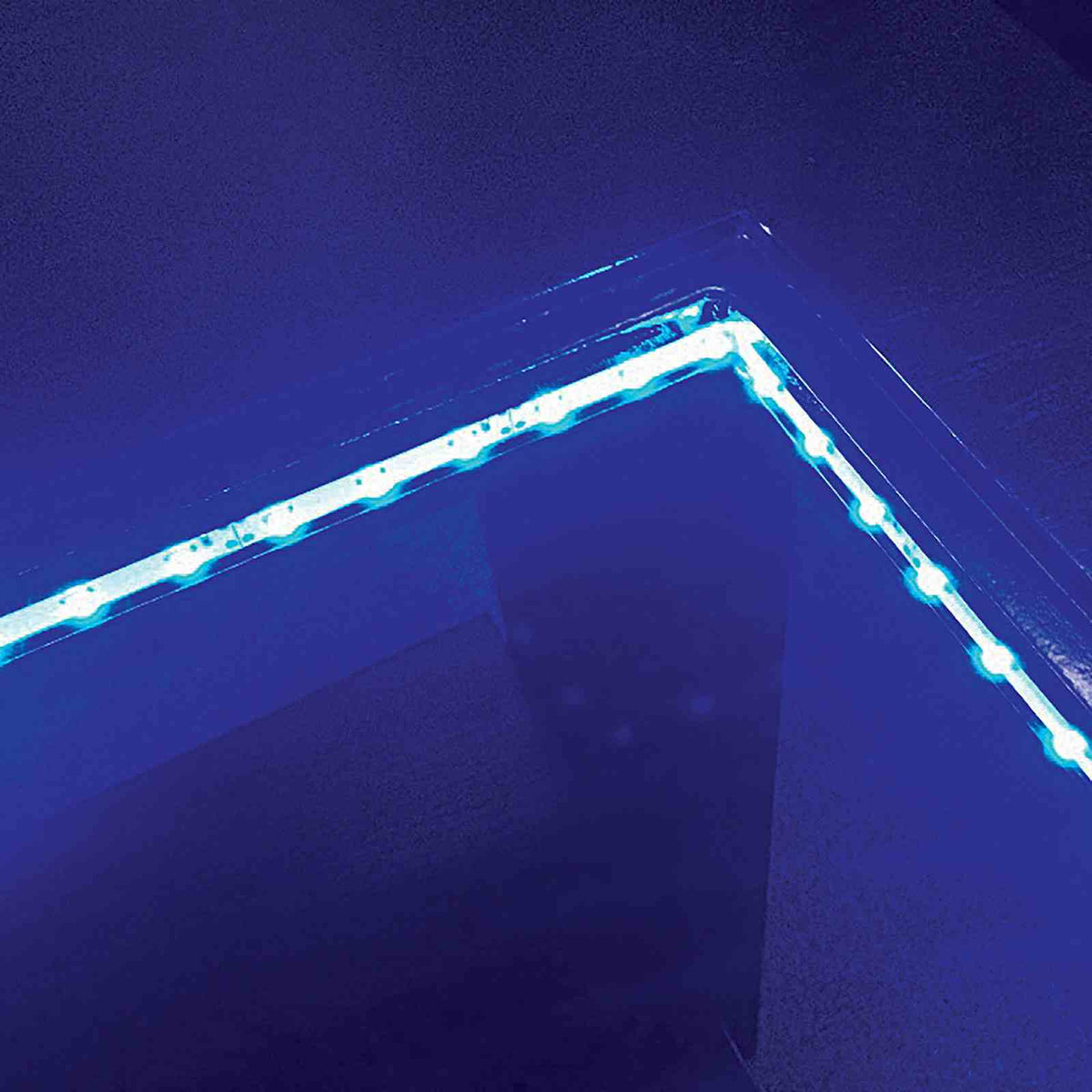 Luminar Dining Table
