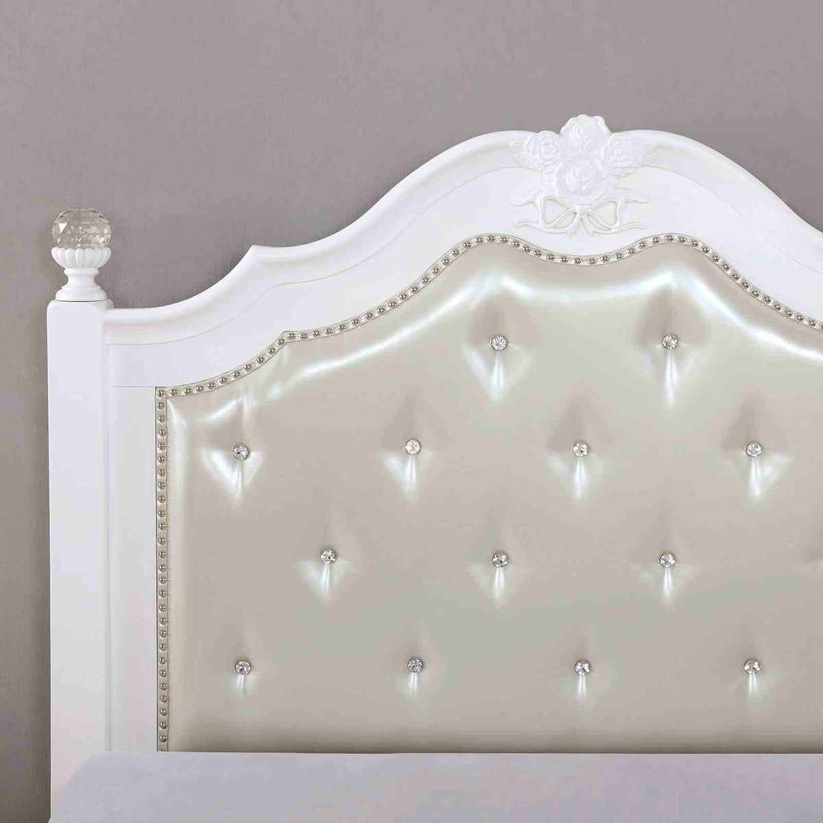 Belva Bedroom Set