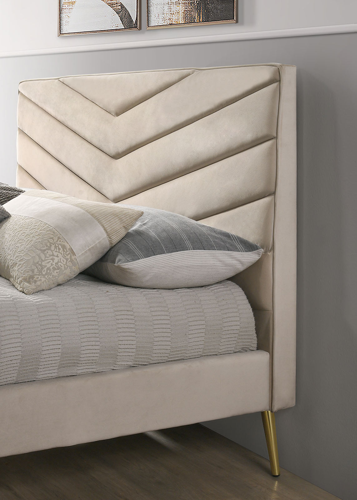 Vivar Bed