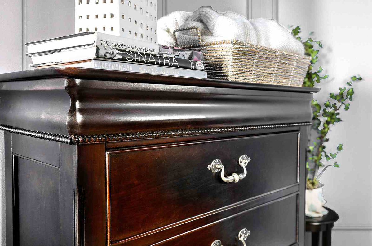 Mandura Chest