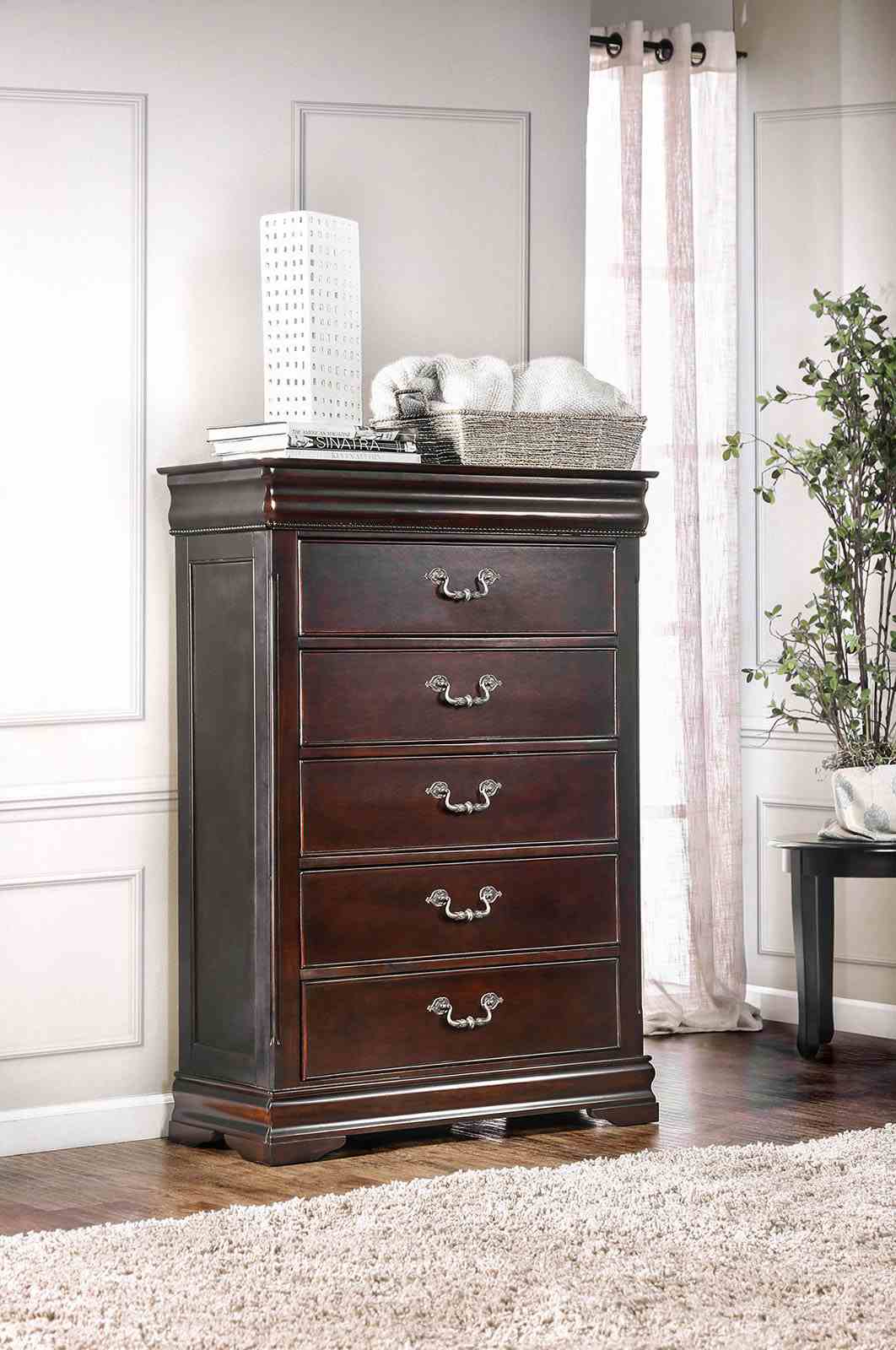 Mandura Chest