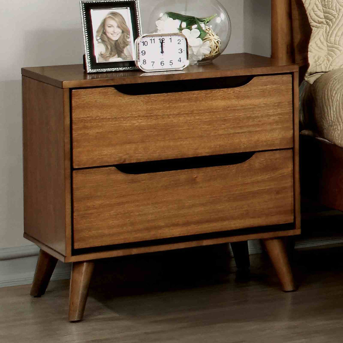 Lennart Nightstand